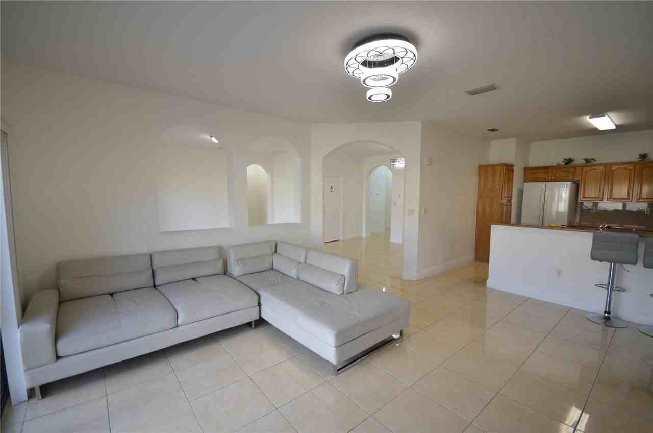 14483 Sw 13th Ter - Photo 7 of 25