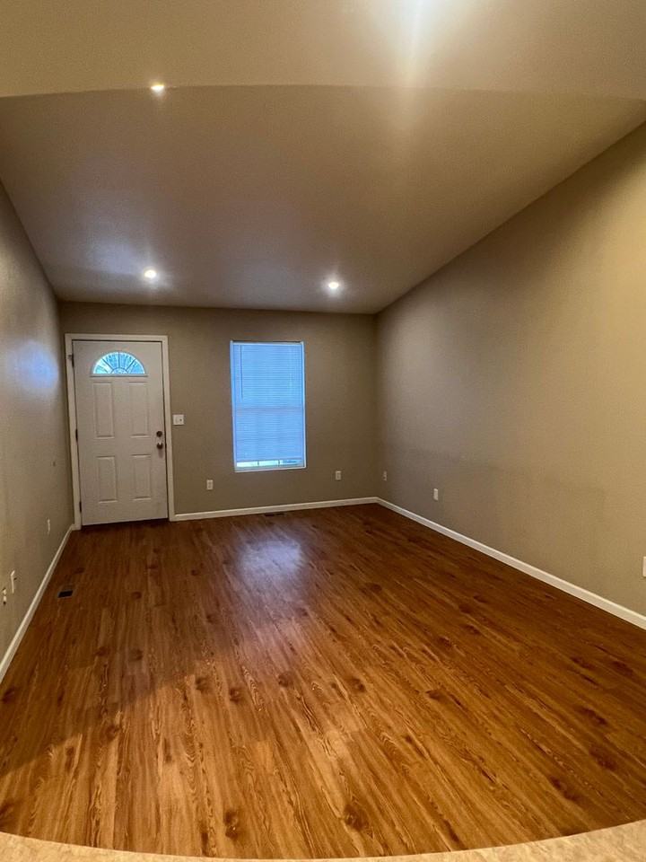 1504 1504 Ramsey #B - Photo 4 of 10