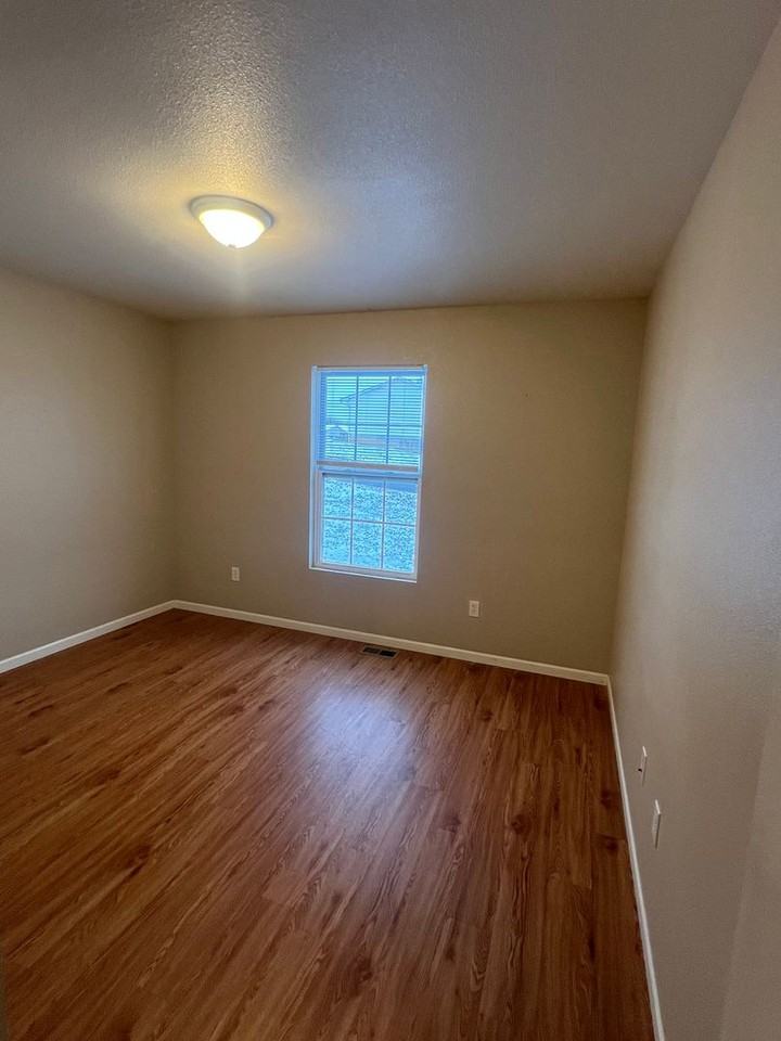 1504 1504 Ramsey #B - Photo 5 of 10