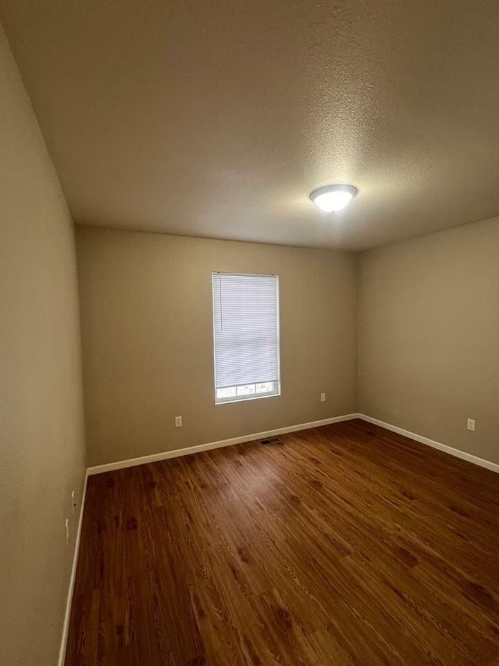 1504 1504 Ramsey #B - Photo 6 of 10