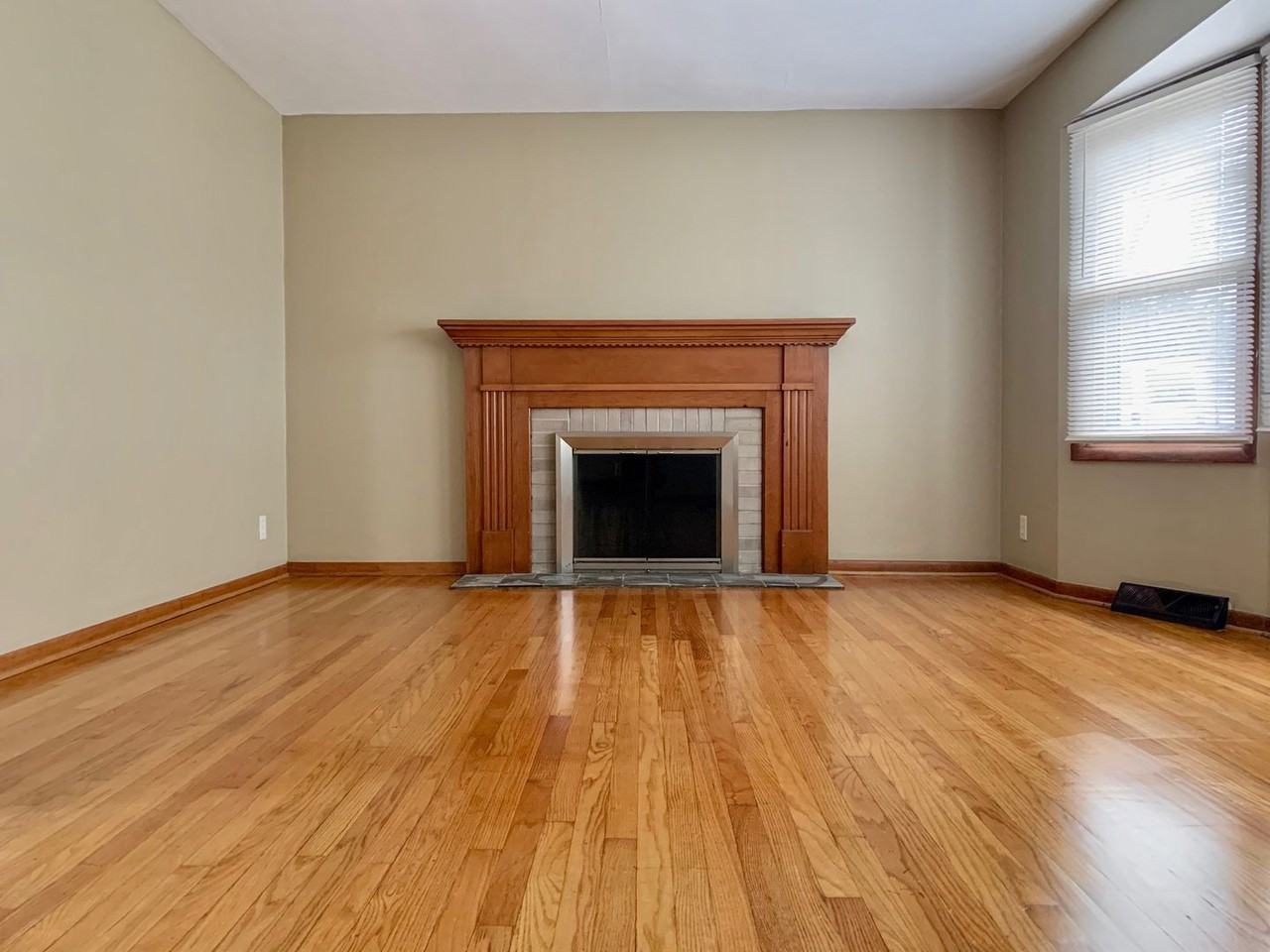 3204 Abington Dr Nw - Photo 3 of 26