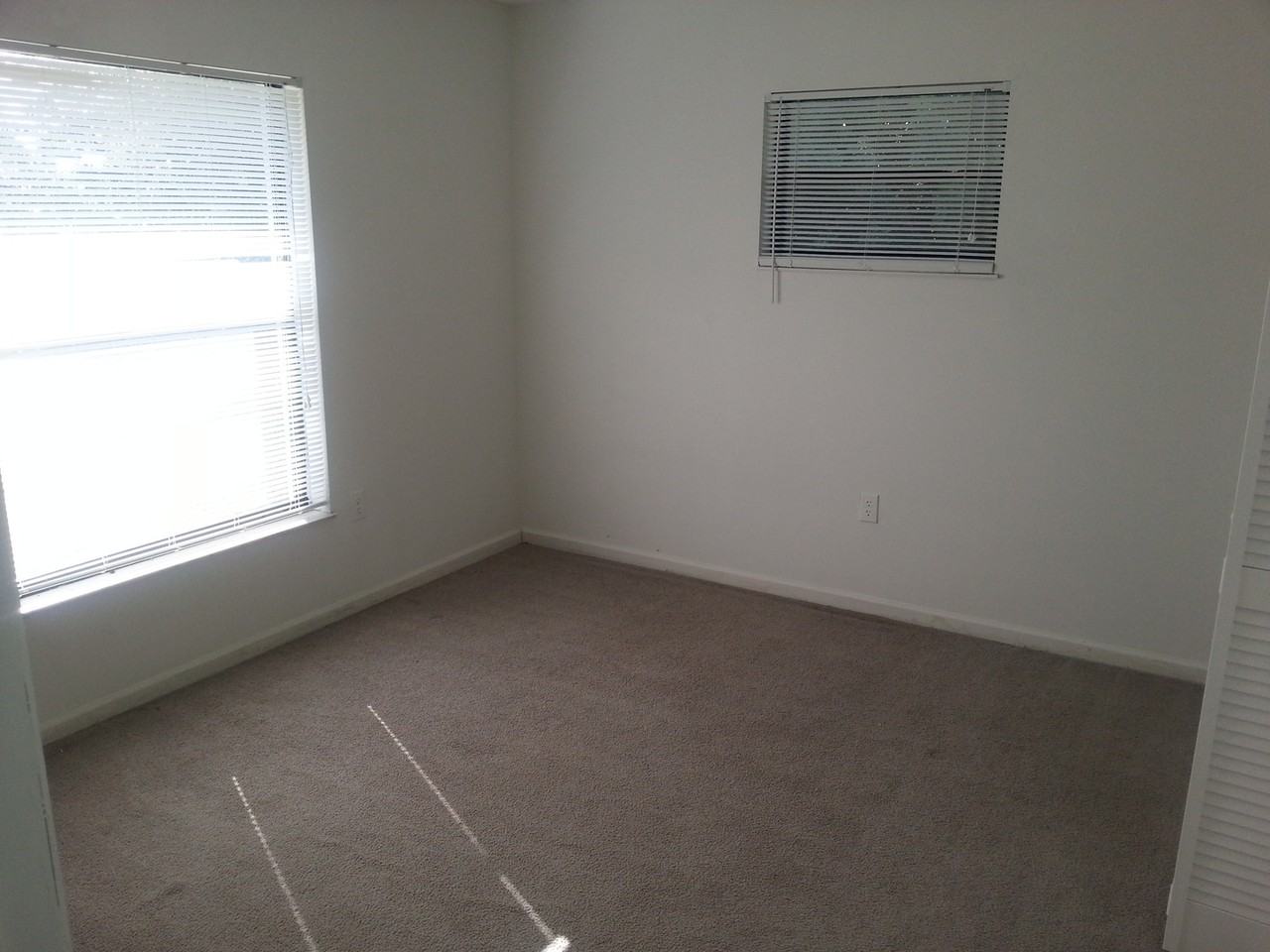 356 Montgomery Ct - Photo 4 of 7