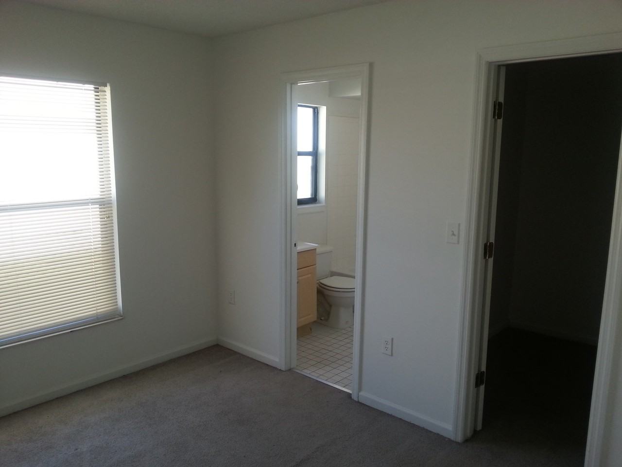 356 Montgomery Ct - Photo 5 of 7