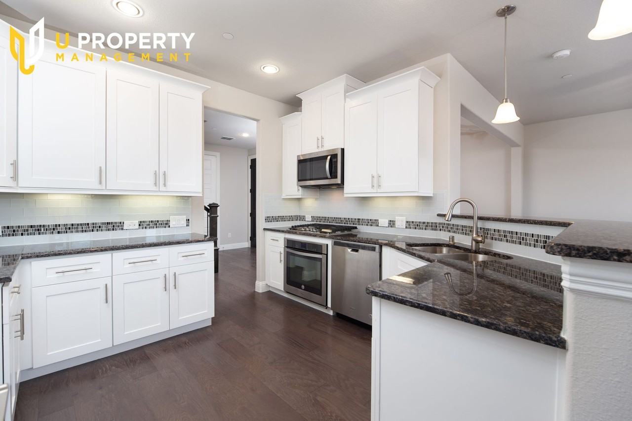 3013 Galveston St - Photo 6 of 23