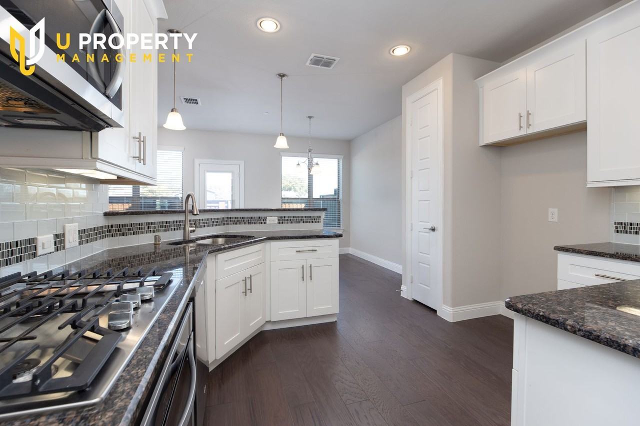 3013 Galveston St - Photo 7 of 23