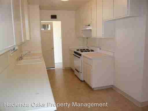 318 Stansbury Dr - Photo 3 of 6