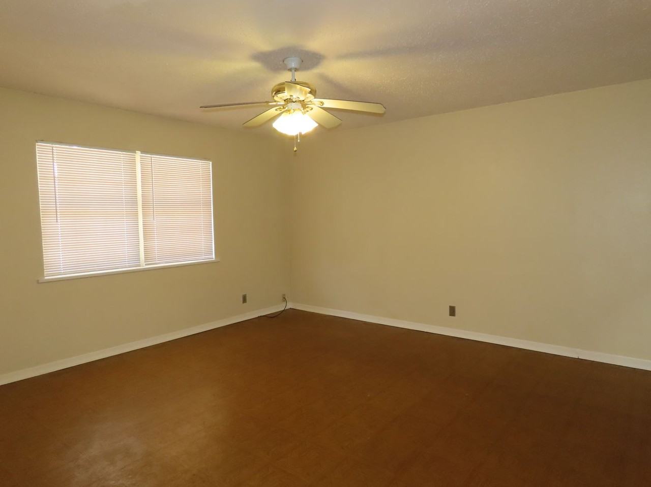 12346 Chapman Rd - Photo 6 of 31