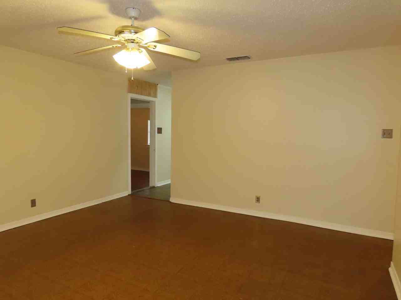 12346 Chapman Rd - Photo 7 of 31