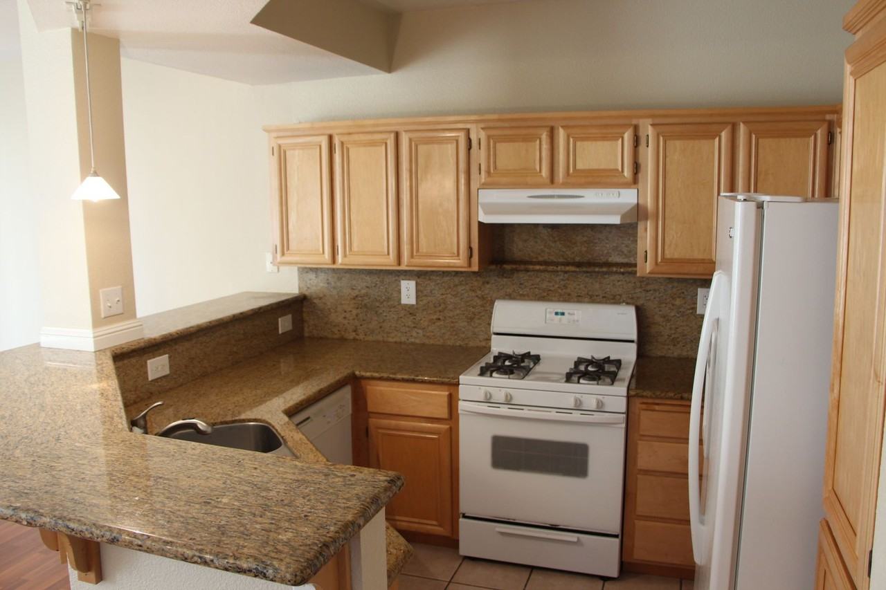 1067 Niguel Ln - Photo 2 of 6