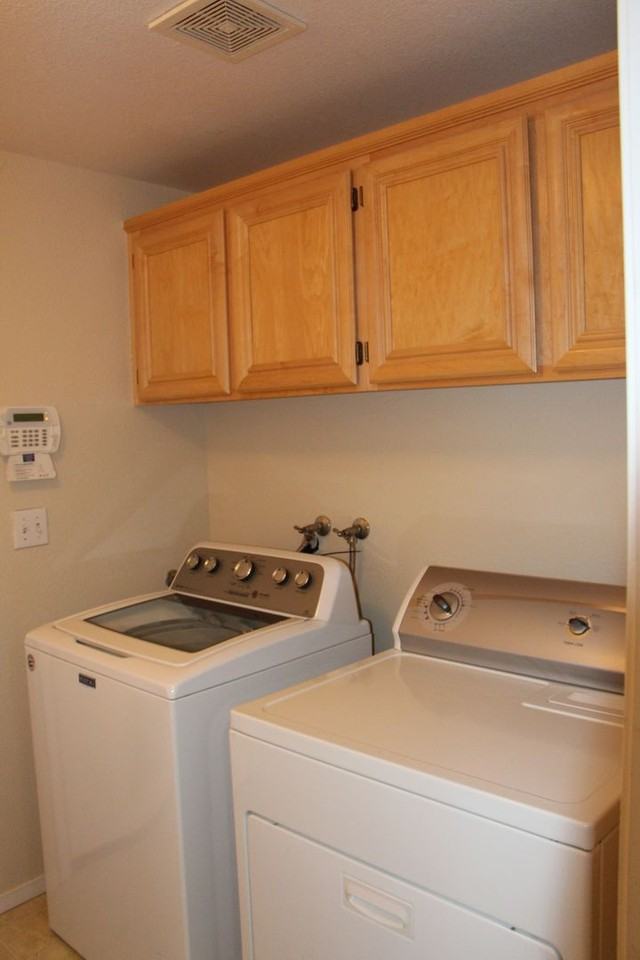 1067 Niguel Ln - Photo 3 of 6