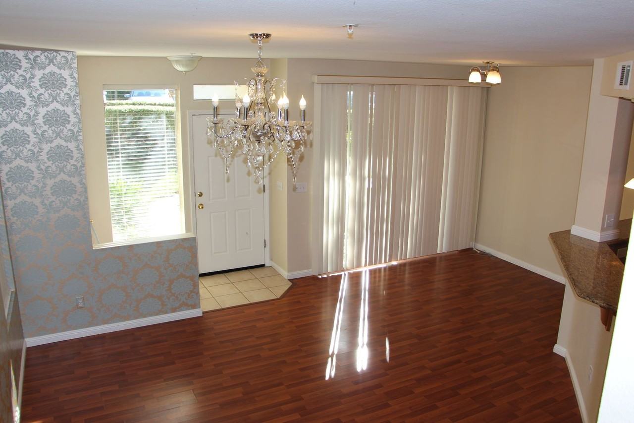 1067 Niguel Ln - Photo 4 of 6