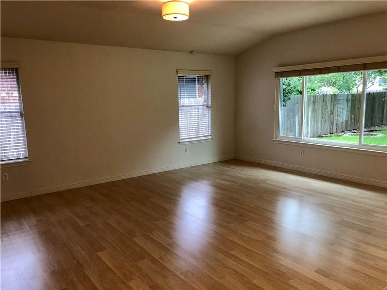 1515 Lochaline Loop - Photo 7 of 12