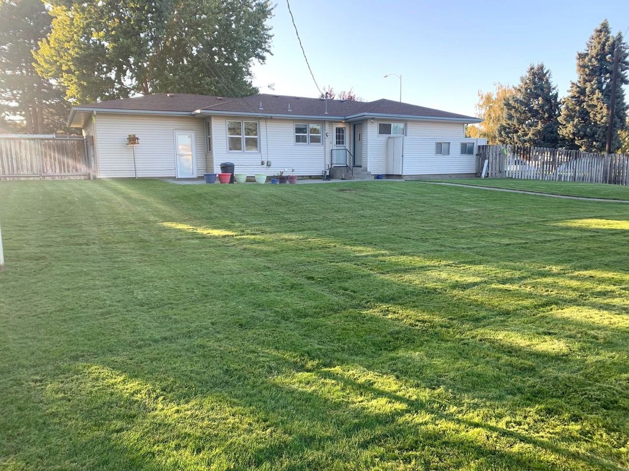 127 S Union St - Photo 4 of 20