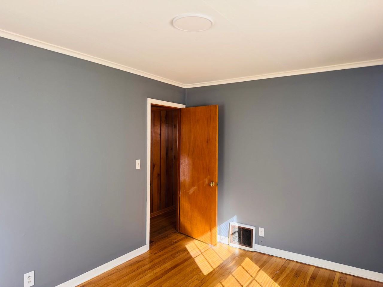 8602 Summit St - Photo 3 of 13