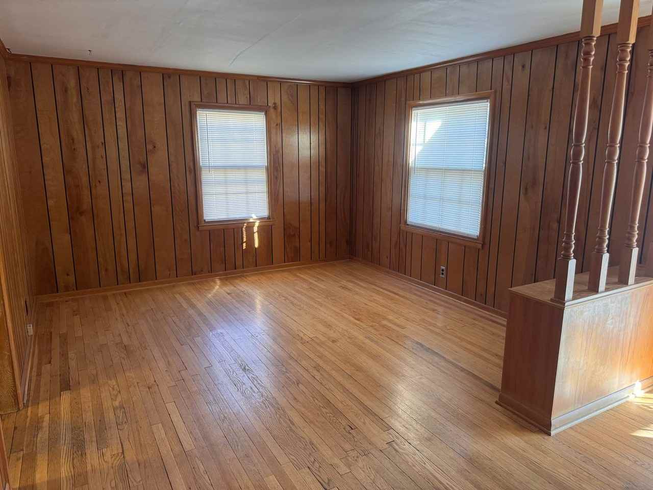 8602 Summit St - Photo 7 of 13