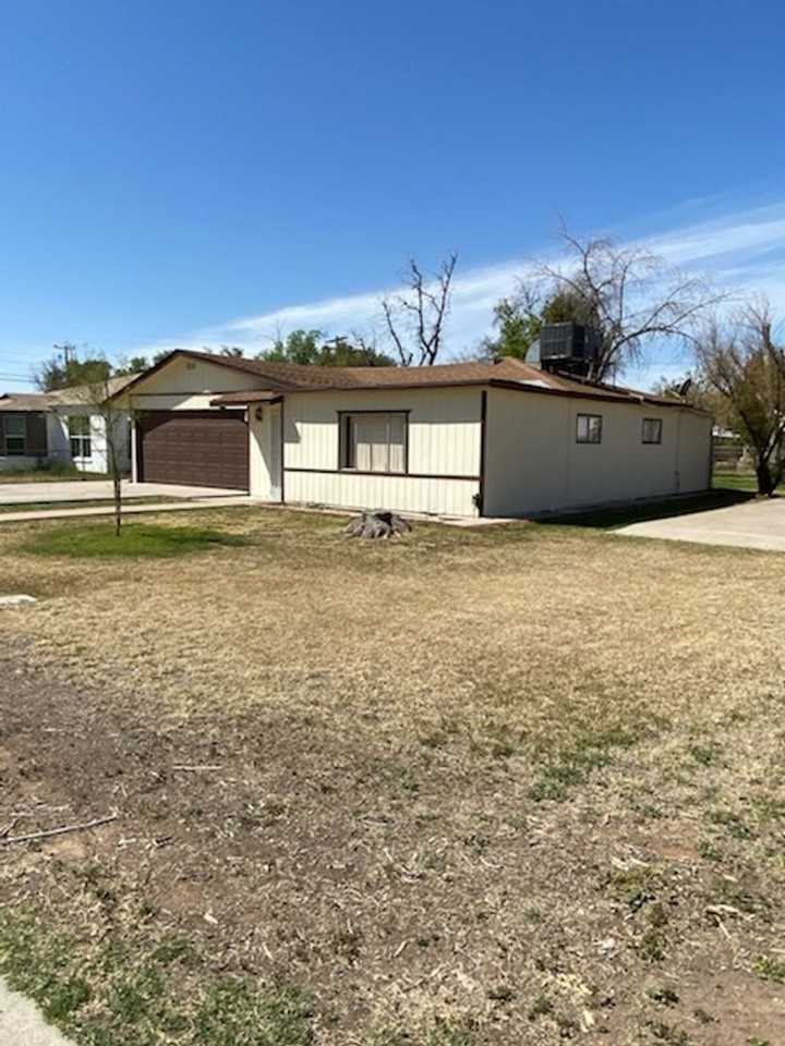 142 S Wilbur Ave - Photo 2 of 13