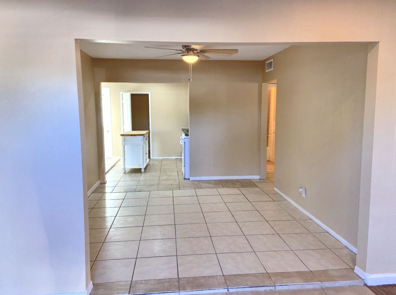 142 S Wilbur Ave - Photo 4 of 13