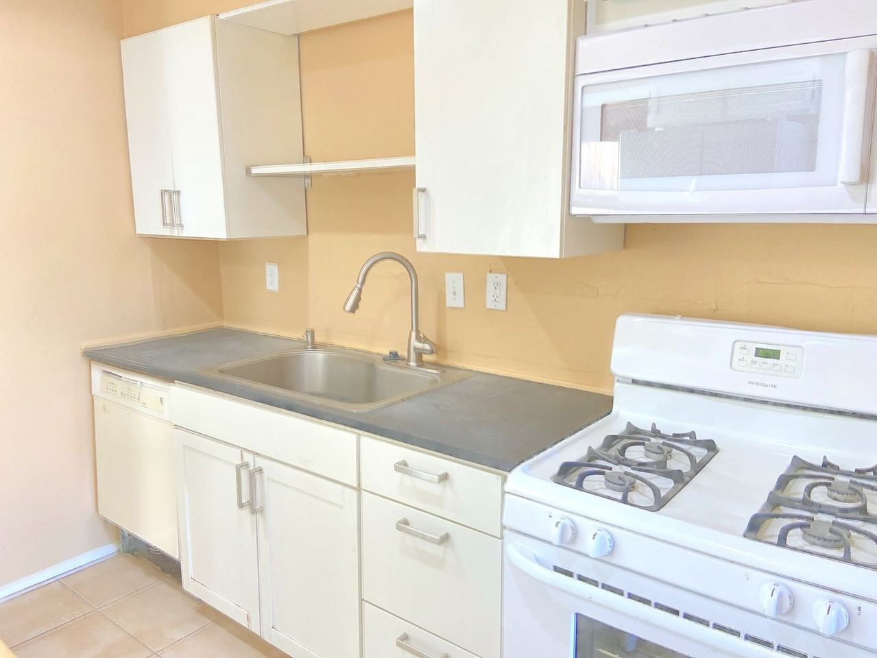 142 S Wilbur Ave - Photo 6 of 13