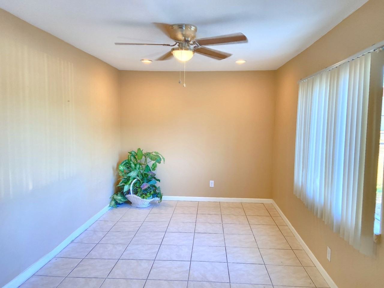 142 S Wilbur Ave - Photo 7 of 13