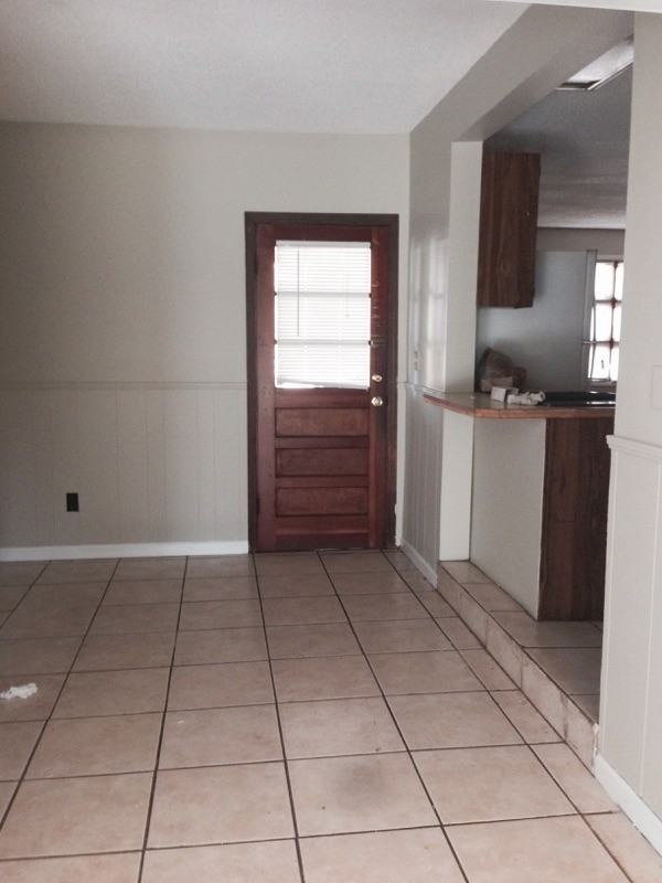 1602 18th Ave E - Photo 3 of 7