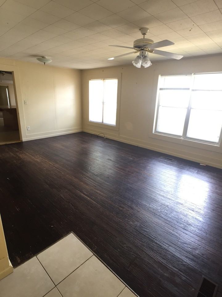 1620 23rd Ave E - Photo 3 of 10