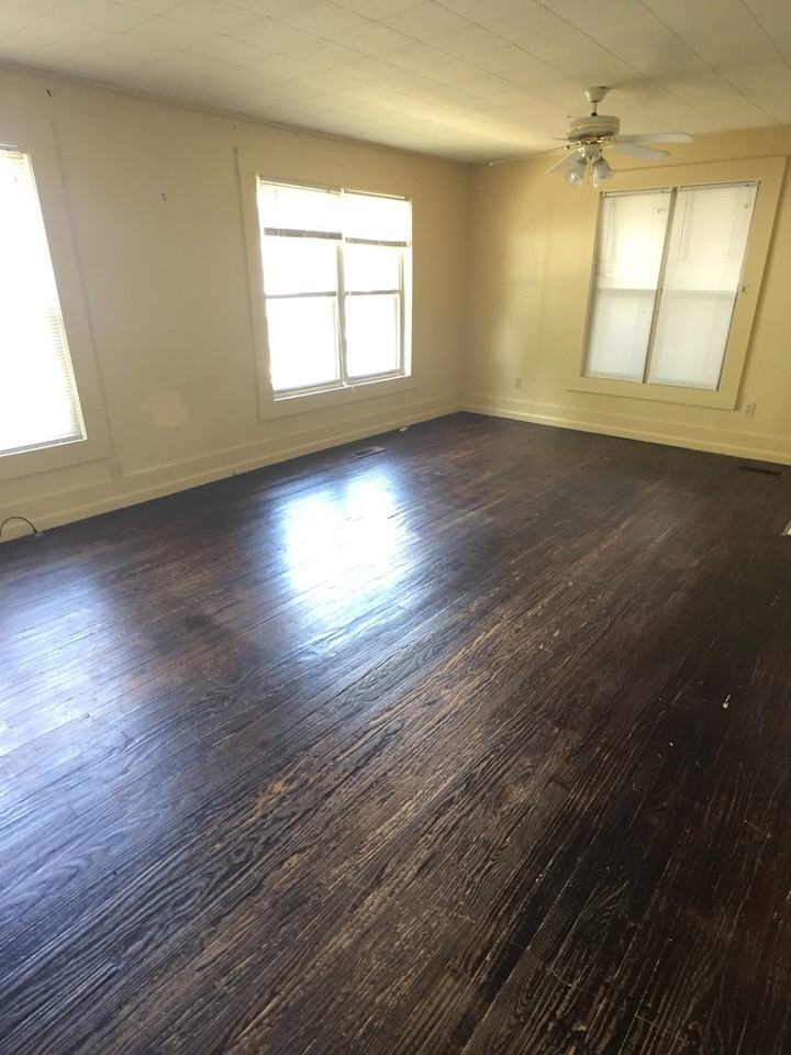 1620 23rd Ave E - Photo 4 of 10