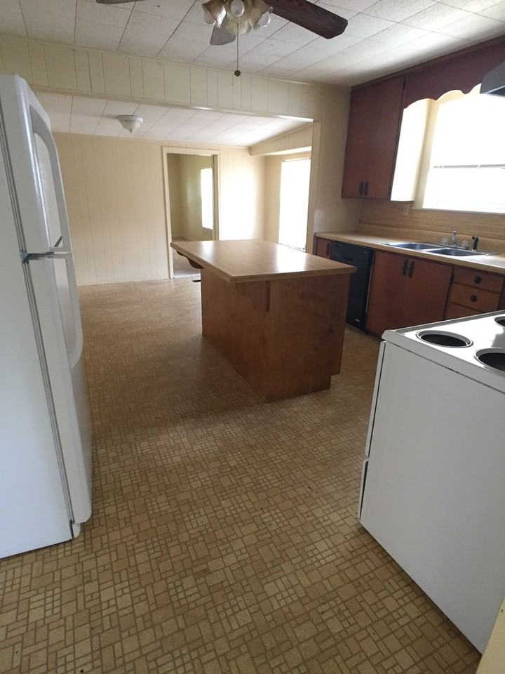 1620 23rd Ave E - Photo 5 of 10