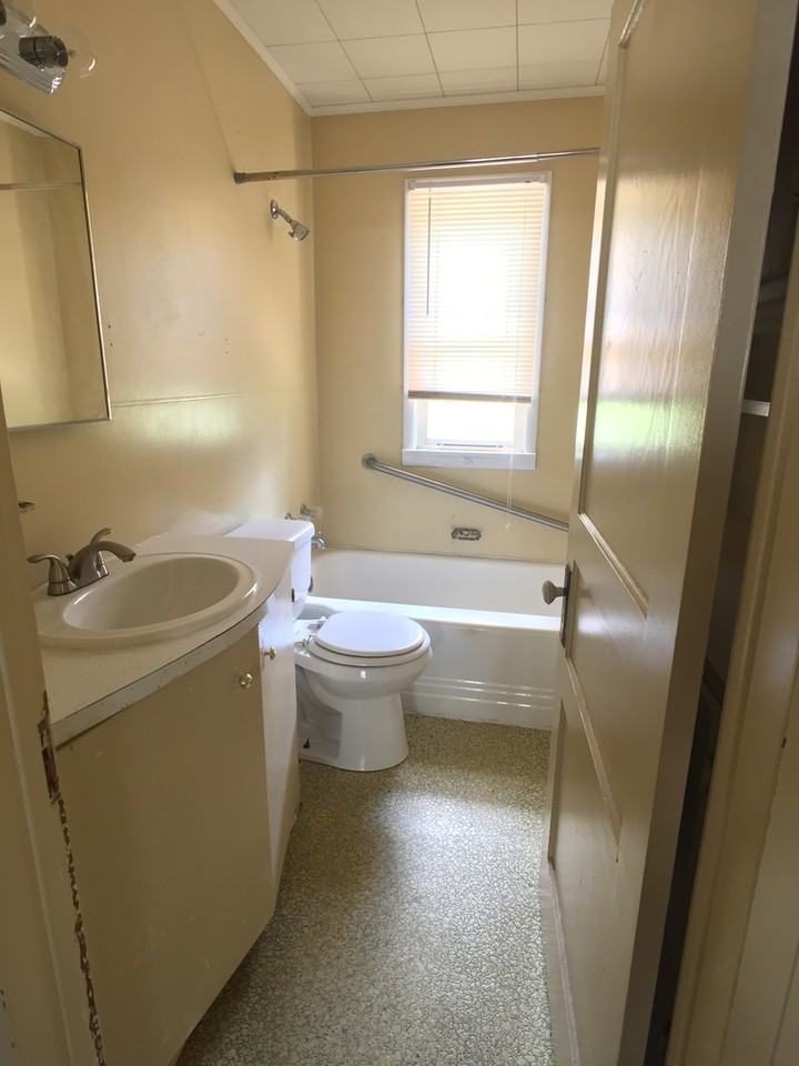 1620 23rd Ave E - Photo 6 of 10