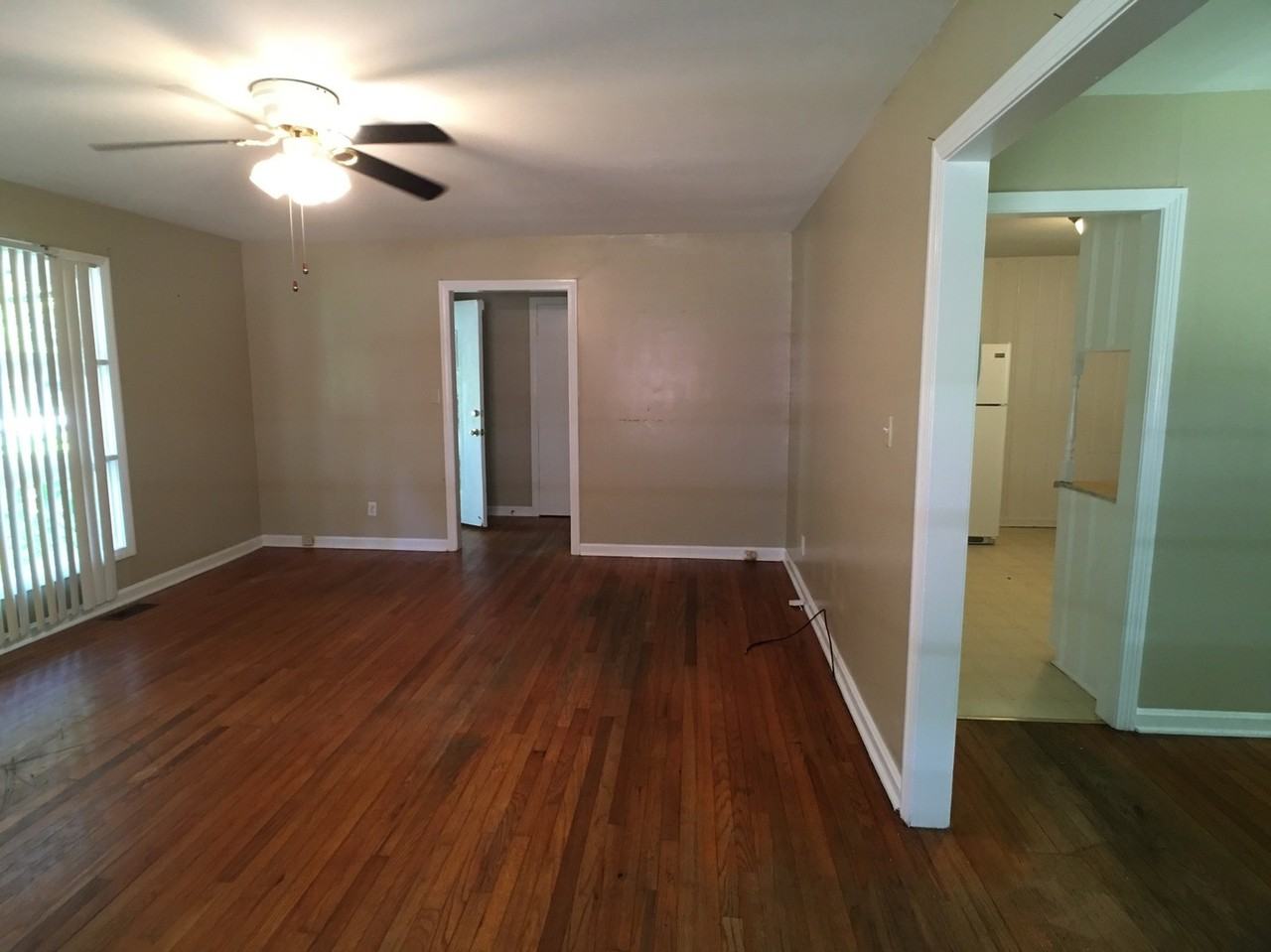 307 32nd Pl E - Photo 4 of 10