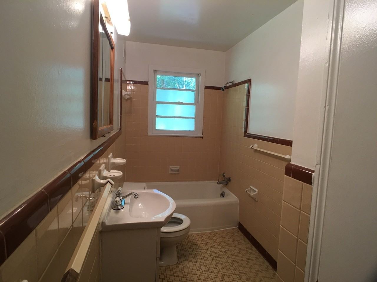 307 32nd Pl E - Photo 7 of 10