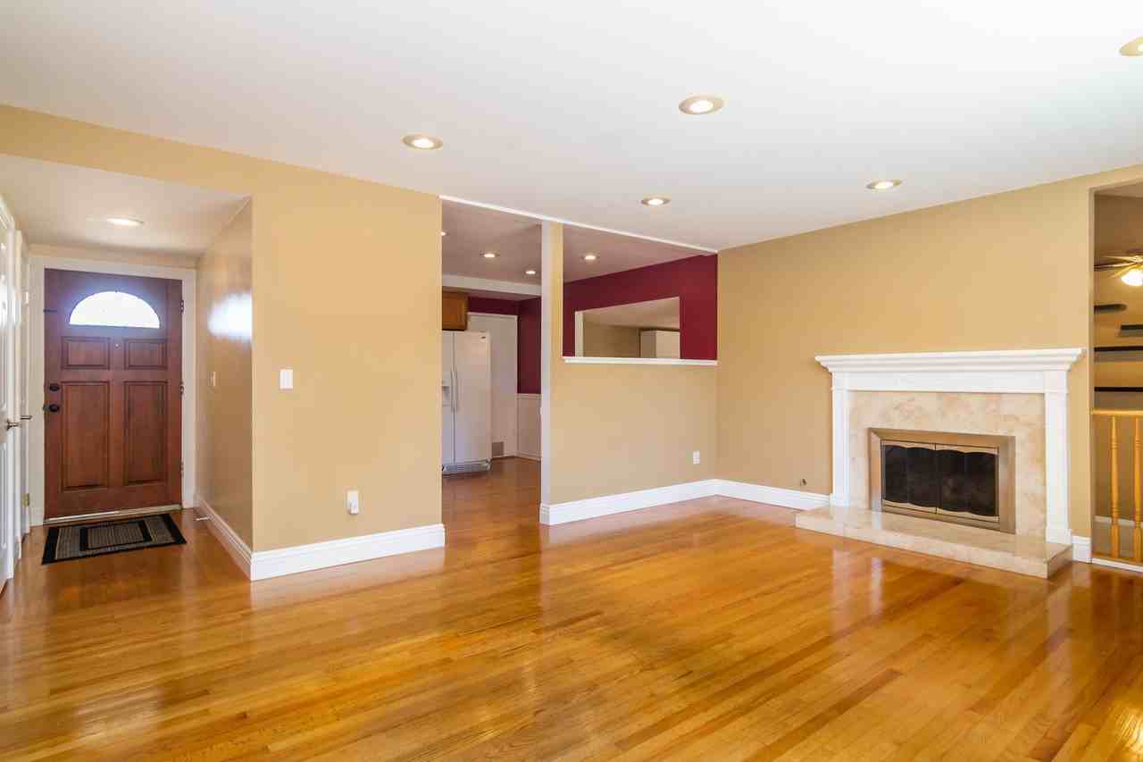 1033 Tapies Ct - Photo 2 of 18