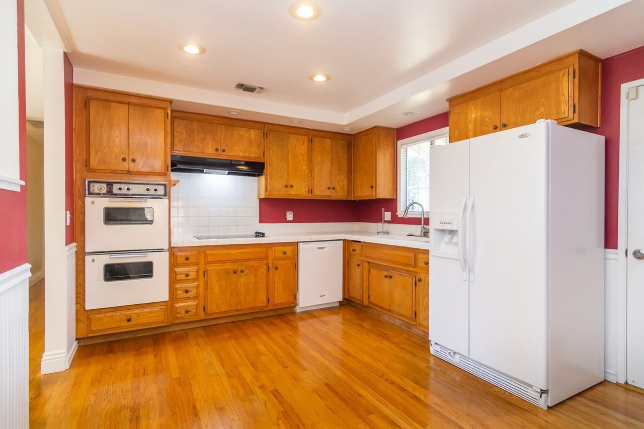 1033 Tapies Ct - Photo 4 of 18