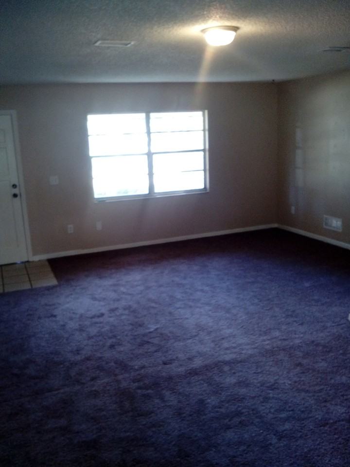 135 W Gardenia Dr - Photo 3 of 11