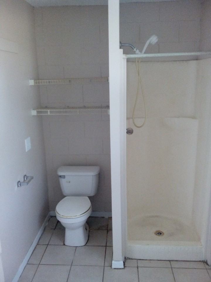 135 W Gardenia Dr - Photo 7 of 9