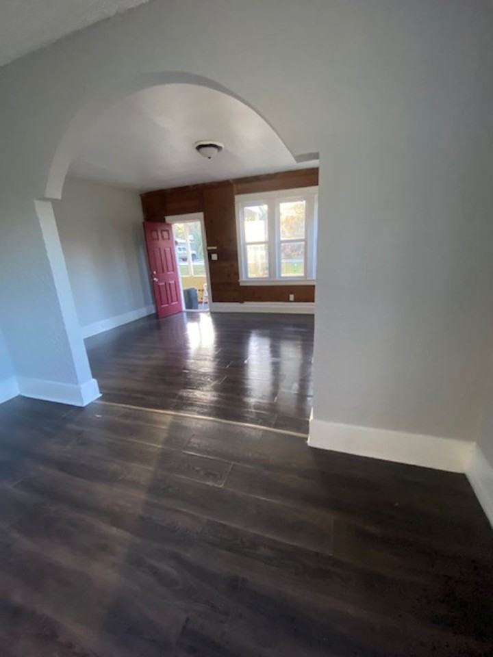 315 Winslow Ave - Photo 5 of 12