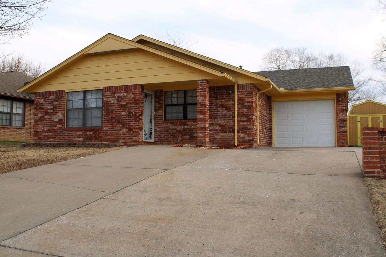 705 W 19th St S - Photo 2 of 15