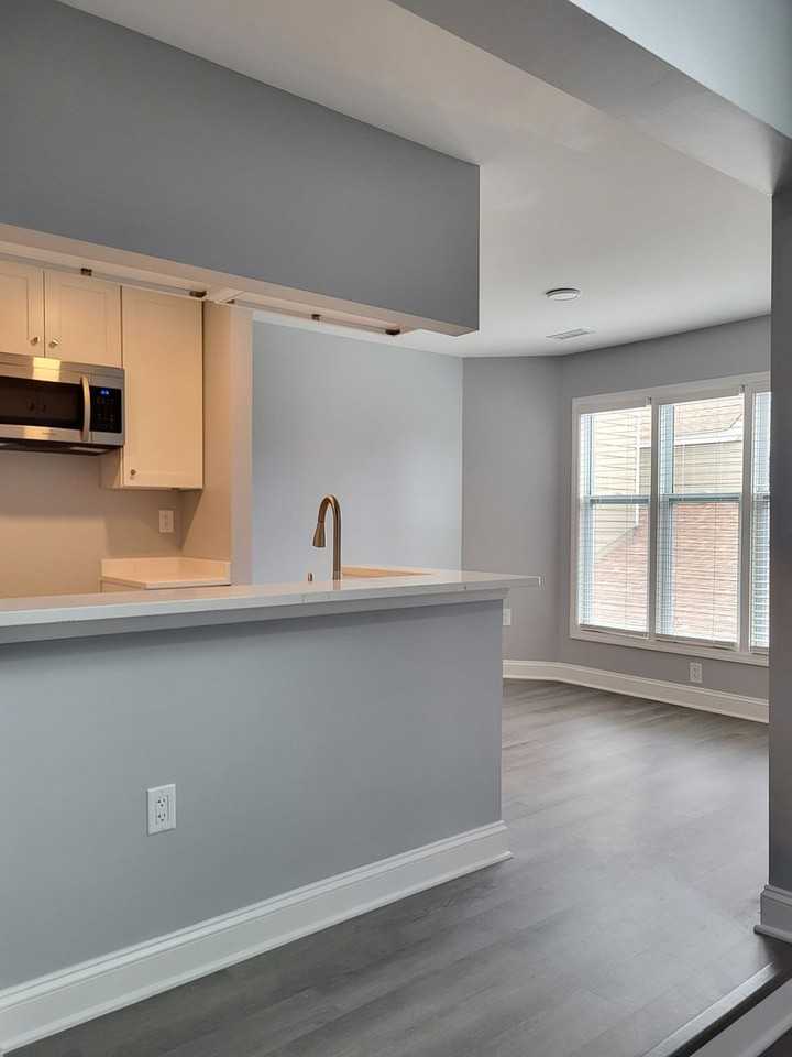 425 W 8th St #96 - Photo 7 of 15