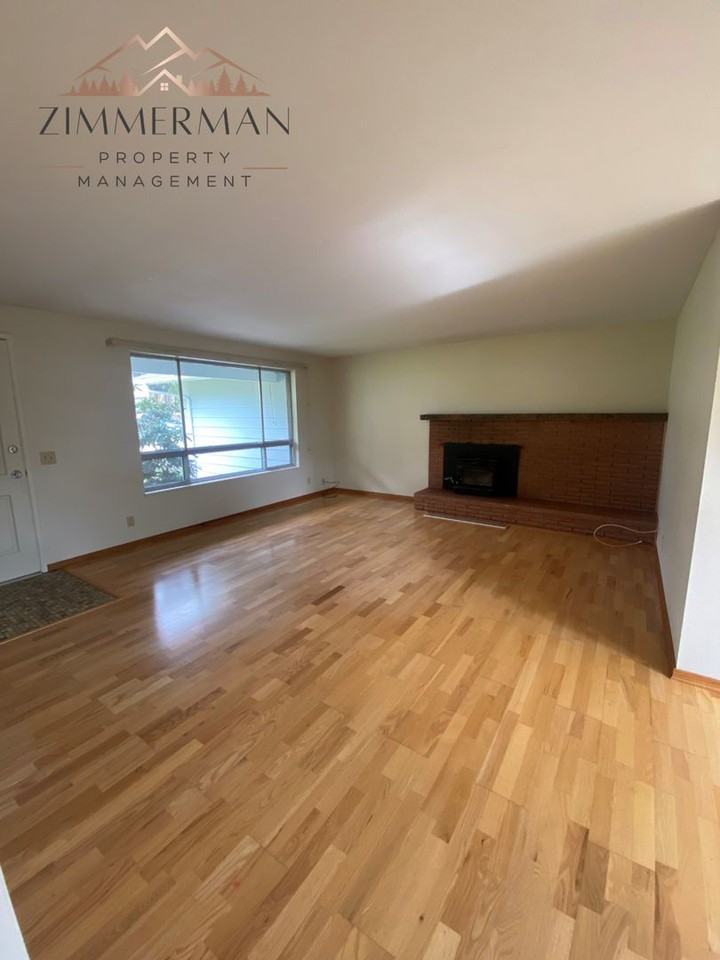 4375 Pearl St - Photo 3 of 17