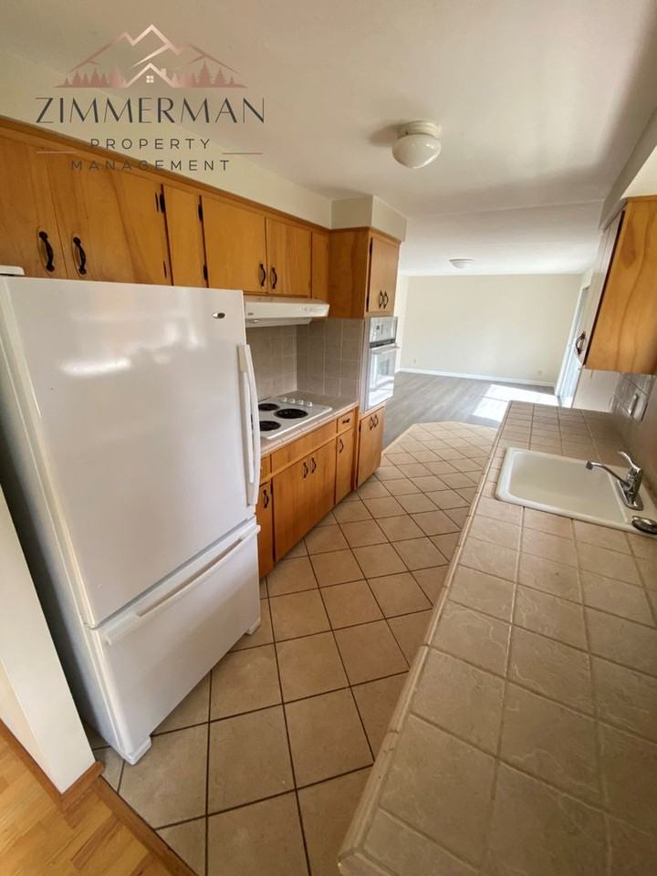 4375 Pearl St - Photo 5 of 17