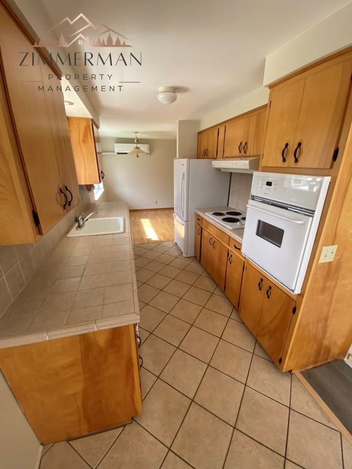 4375 Pearl St - Photo 6 of 17