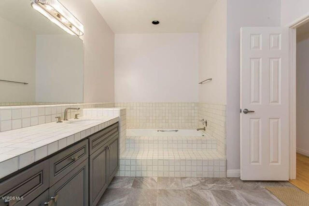 4338 Redwood Ave #B313 - Photo 4 of 29