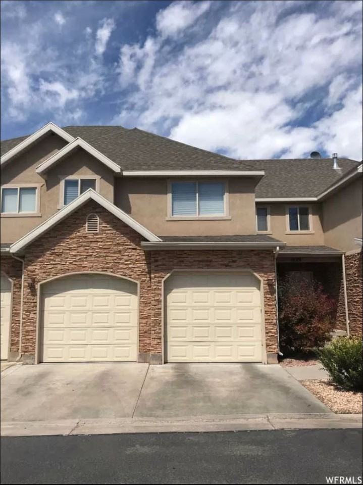 1029 N Plaza Dr - Photo 4 of 20