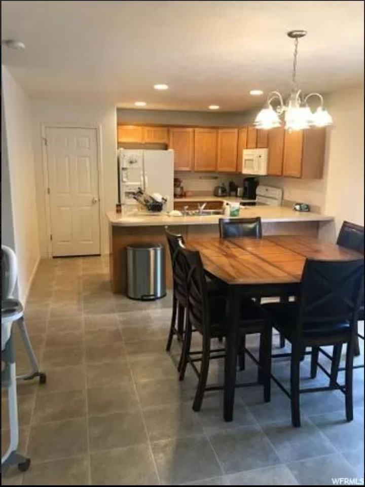 1029 N Plaza Dr - Photo 6 of 20