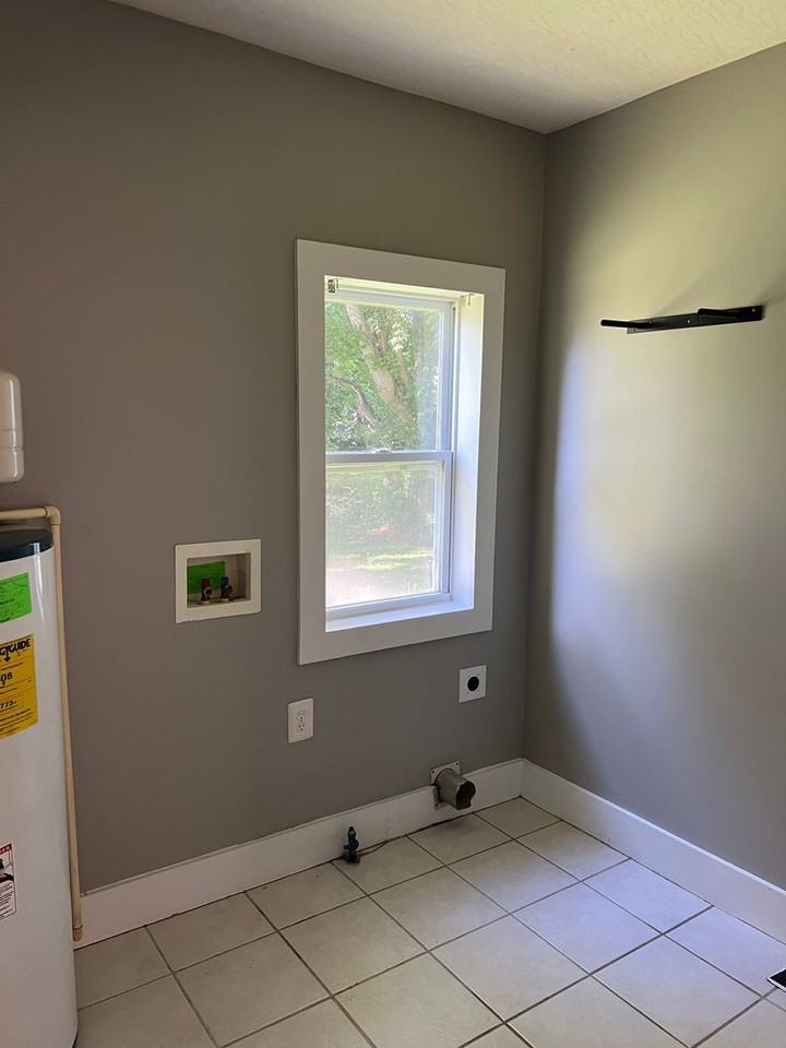 641 W 7th St - Photo 3 of 10