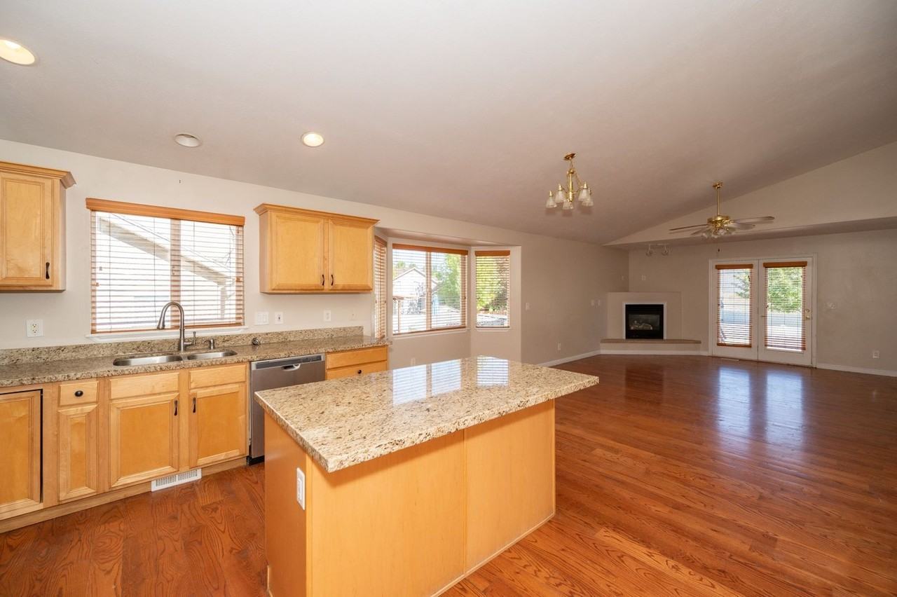 3763 W New Village Rd - Photo 7 of 36