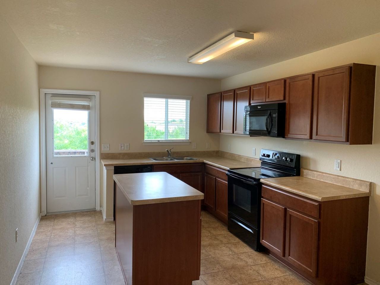 3423 Bisley Pass - Photo 4 of 8