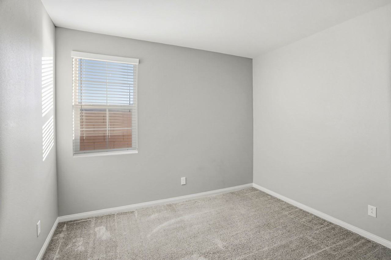 2865 Mincio St - Photo 3 of 33