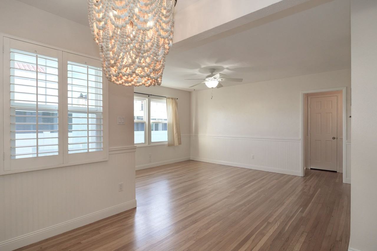 3845 Sunset Ln - Photo 2 of 20