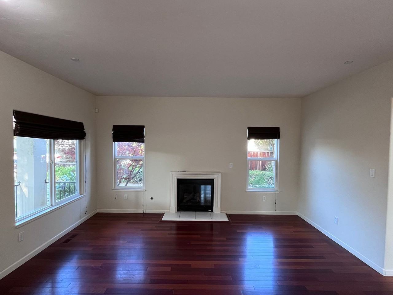 1266 Poplar Ave - Photo 3 of 24