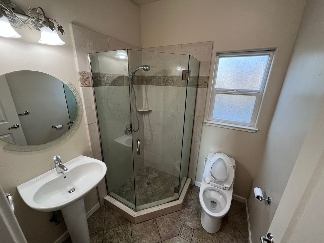 1266 Poplar Ave - Photo 7 of 24